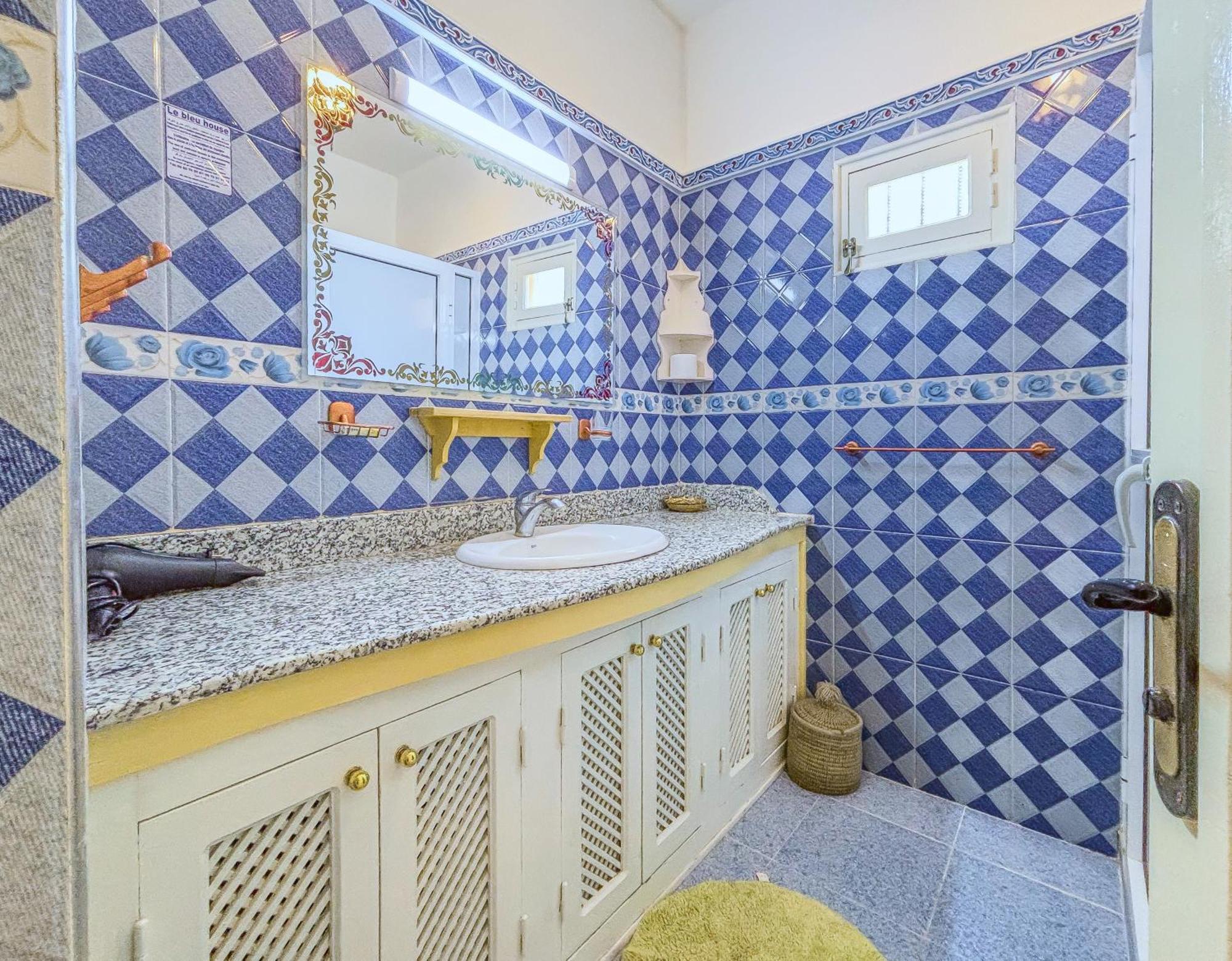 Bed and Breakfast Le Bleu House Sidi Abdallah Ghiat Exterior foto