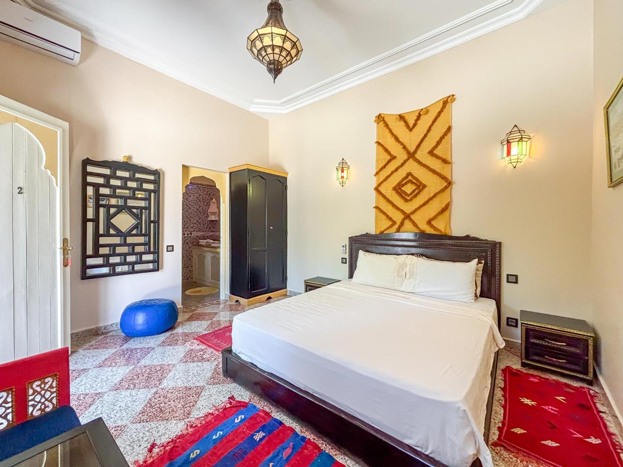 Bed and Breakfast Le Bleu House Sidi Abdallah Ghiat Exterior foto