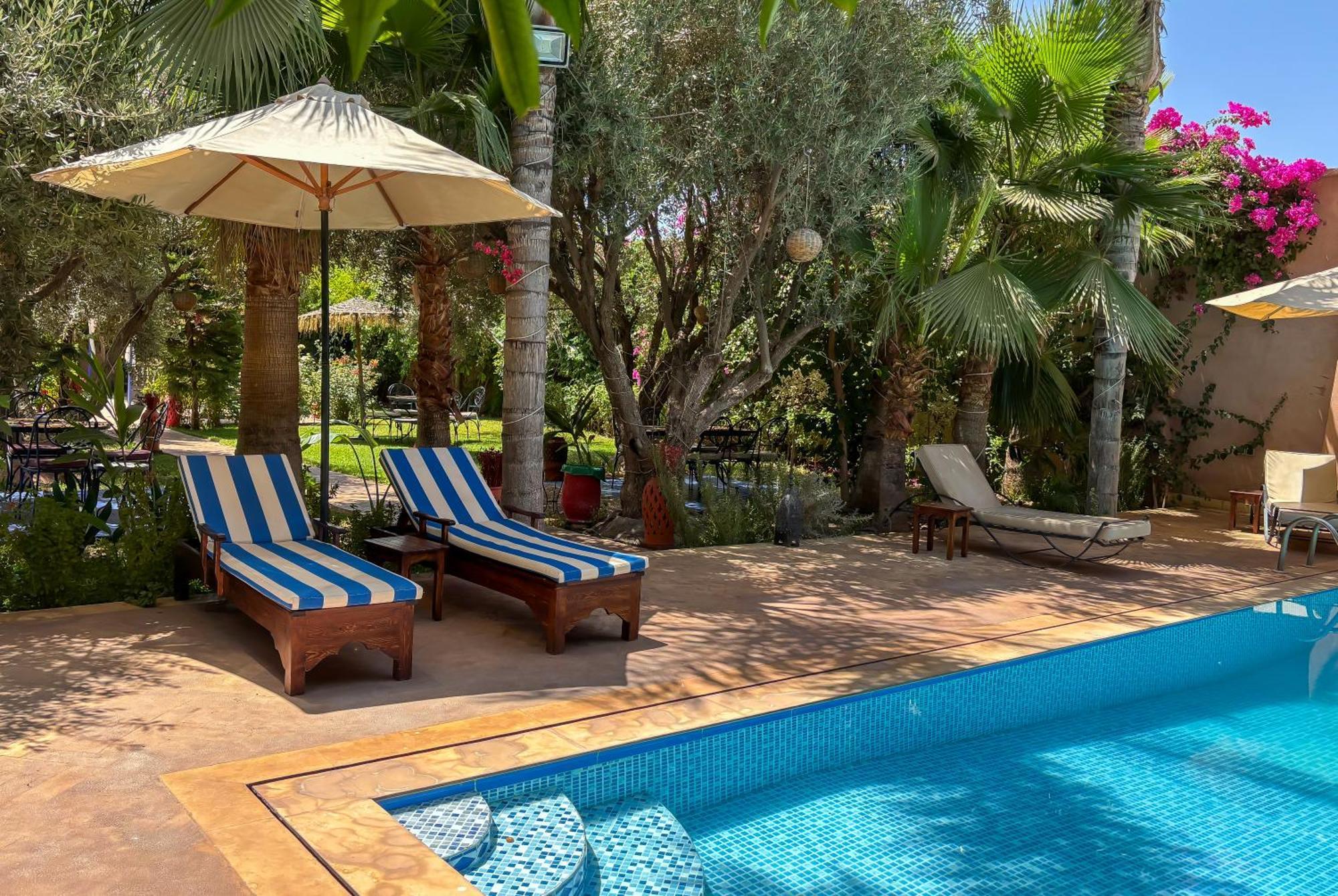 Bed and Breakfast Le Bleu House Sidi Abdallah Ghiat Exterior foto